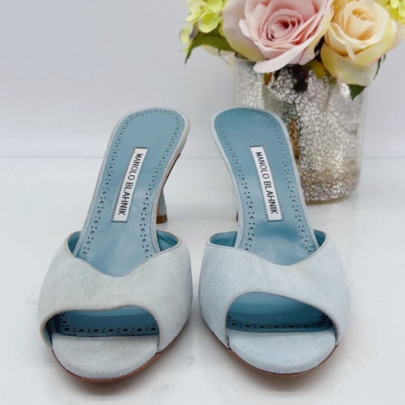 Manolo Blahnik Jada Open Toe Heel
Mule Light Blue Suede Womens EU 36.5
US 6 -6.5 - Picture 6 of 8